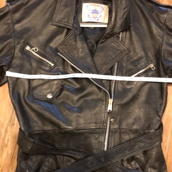Women’s size medium leather trench jacket!! - Picture 5 of 8